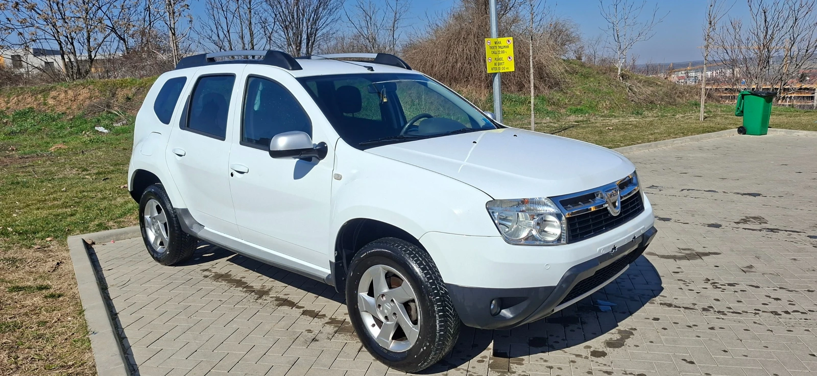 Dacia Duster 1.5 DCI, снимка 3 - Автомобили и джипове - 54523342