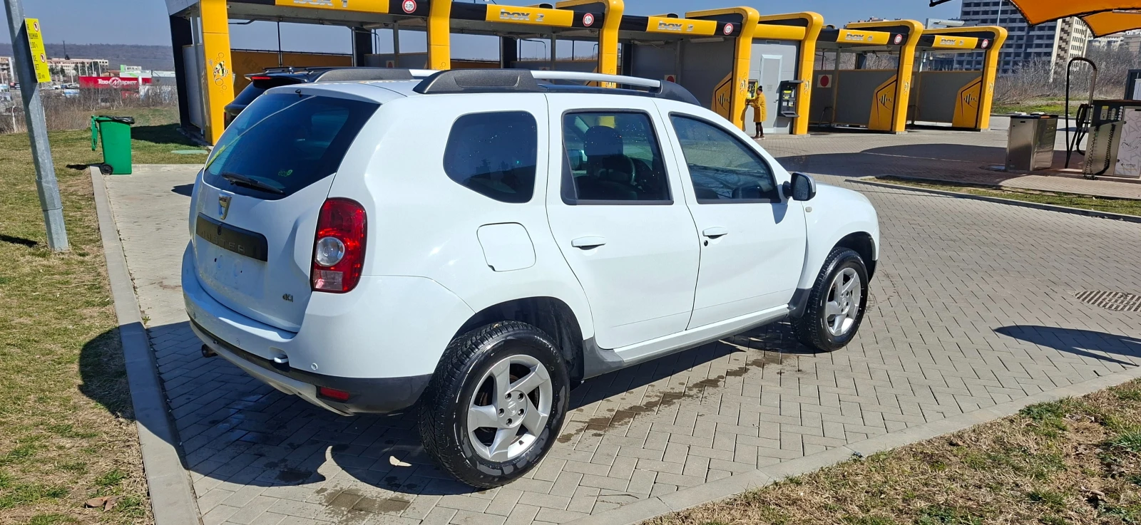 Dacia Duster 1.5 DCI, снимка 5 - Автомобили и джипове - 54523342