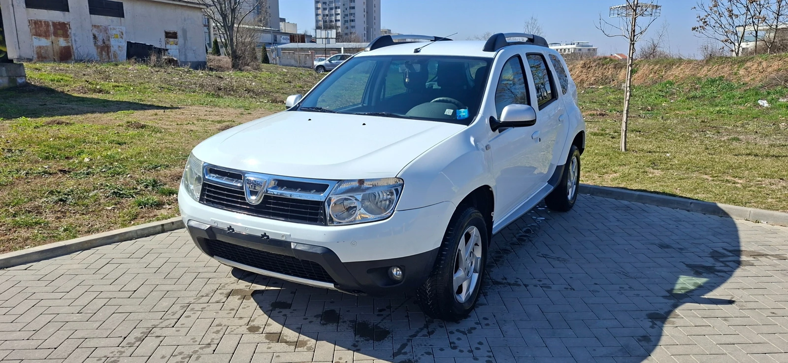 Dacia Duster 1.5 DCI, снимка 2 - Автомобили и джипове - 54523342