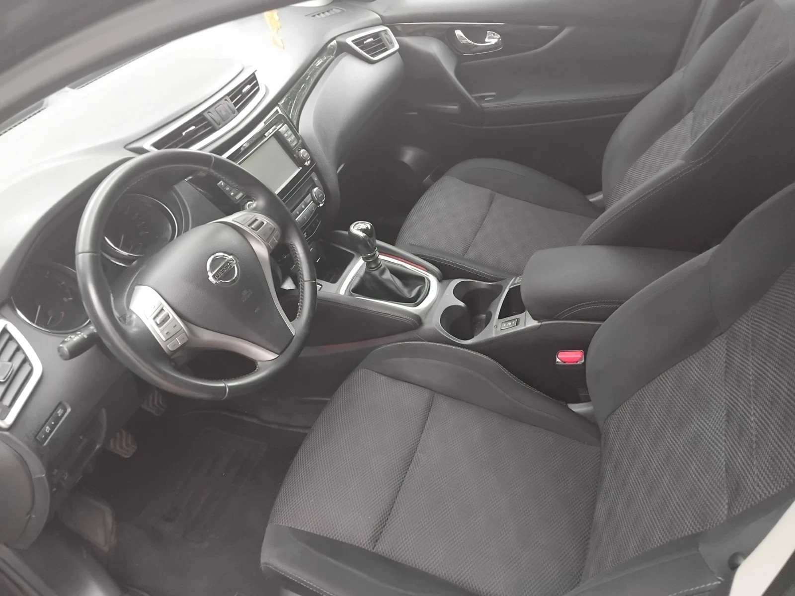 Nissan Qashqai 1.2 ТЮВ до 2028г., снимка 8 - Автомобили и джипове - 54575090