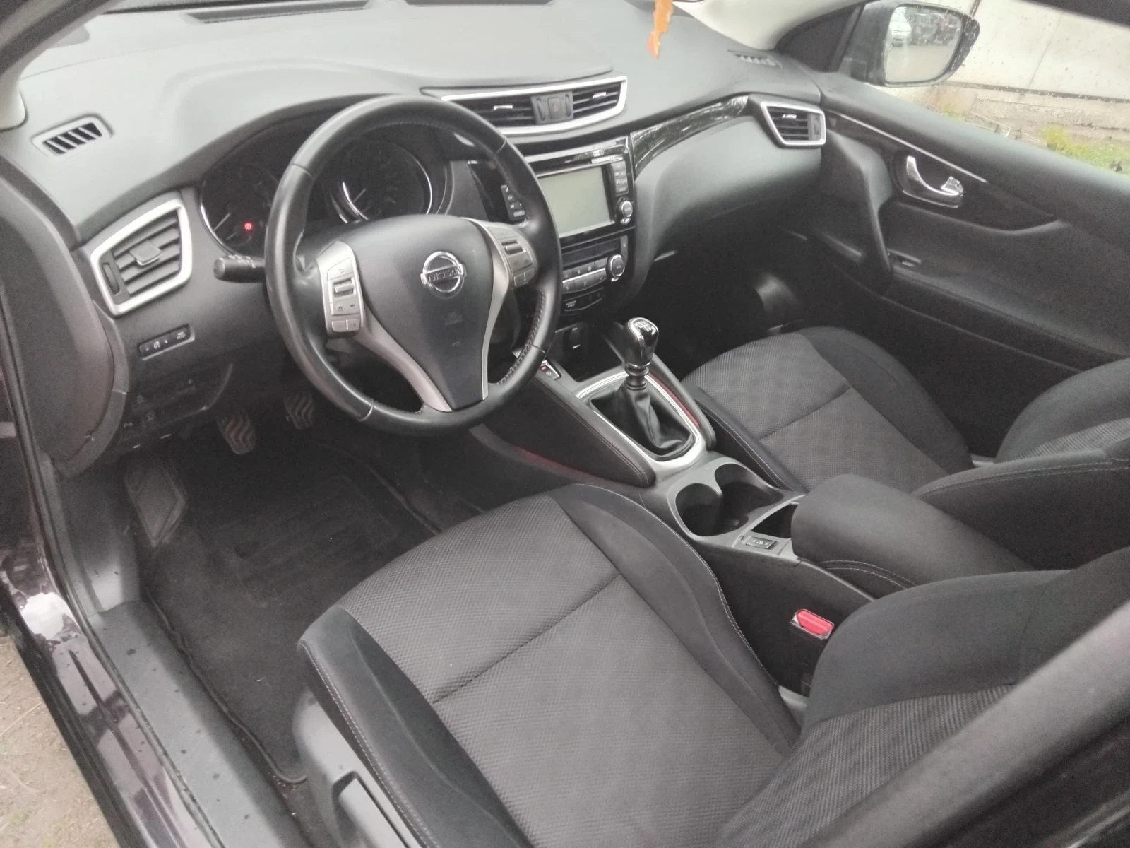 Nissan Qashqai 1.2 ТЮВ до 2028г., снимка 10 - Автомобили и джипове - 54575090