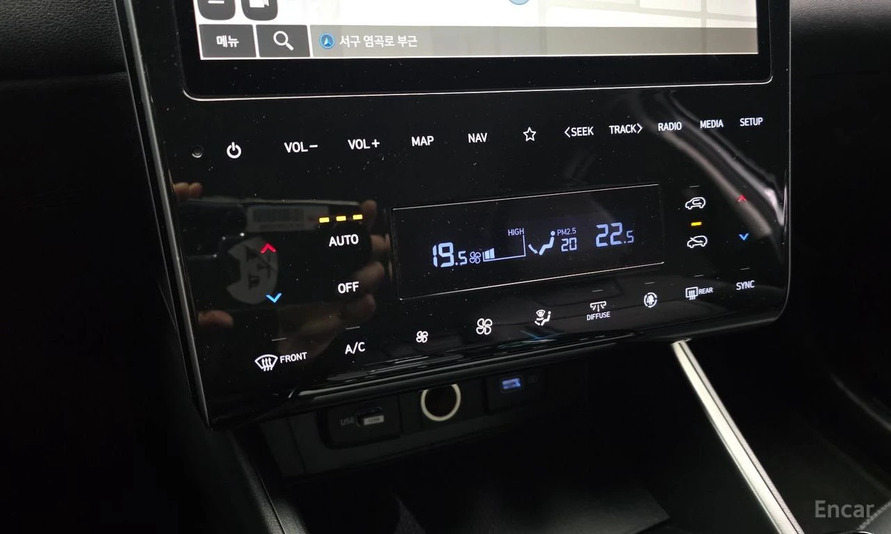 Hyundai Tucson 1.6 Turbo Premium 4x4* ПОДГРЕВ* ОБДУХВАНЕ* КАМЕРА*, снимка 12 - Автомобили и джипове - 55051043