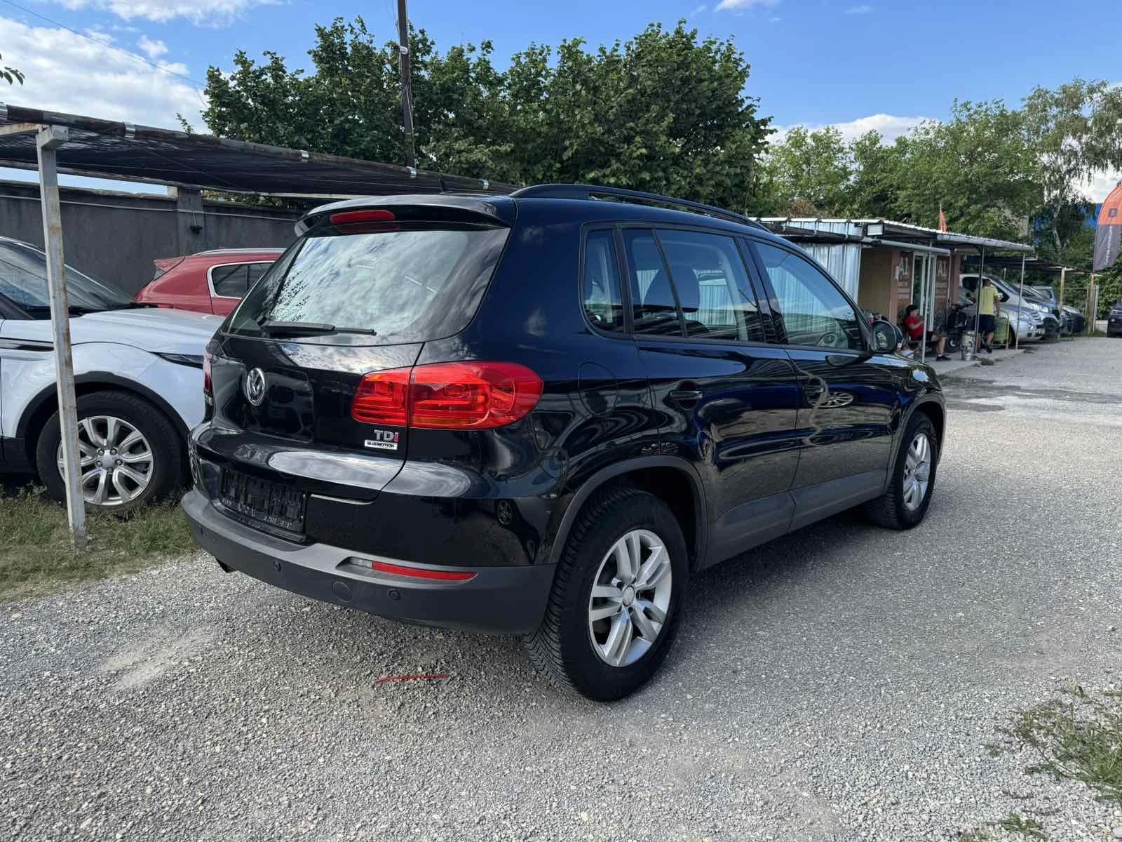 VW Tiguan 2.0 TDI-110 k.s.-ПЕРФЕКТЕН, снимка 5 - Автомобили и джипове - 55194812