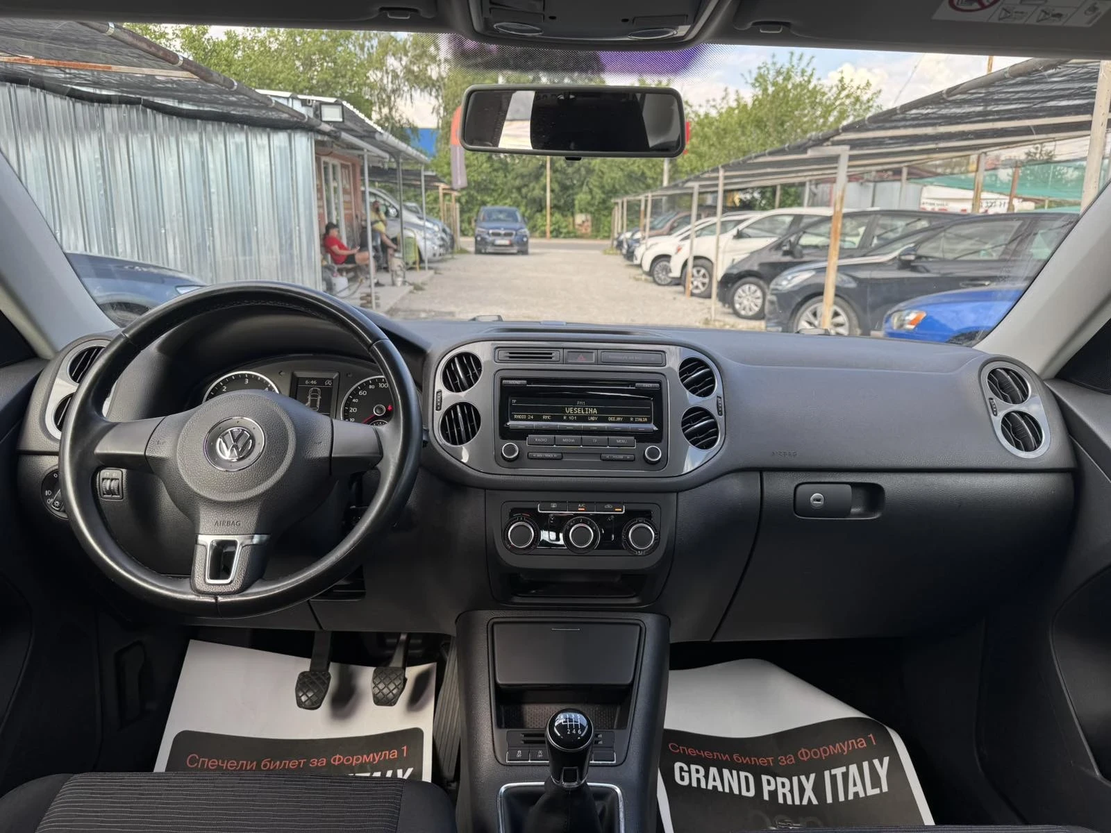 VW Tiguan 2.0 TDI-110 k.s.-ПЕРФЕКТЕН, снимка 11 - Автомобили и джипове - 55194812