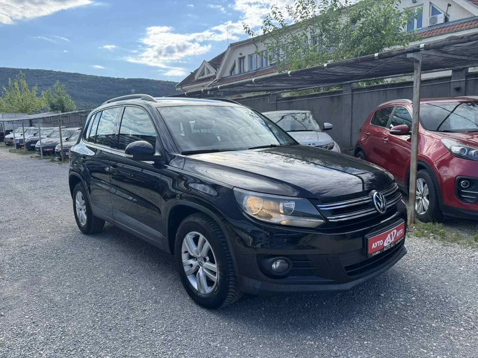 VW Tiguan 2.0 TDI-110 k.s.-ПЕРФЕКТЕН, снимка 3 - Автомобили и джипове - 55194812