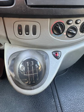 Renault Trafic 2.0DCi Климатик, снимка 15