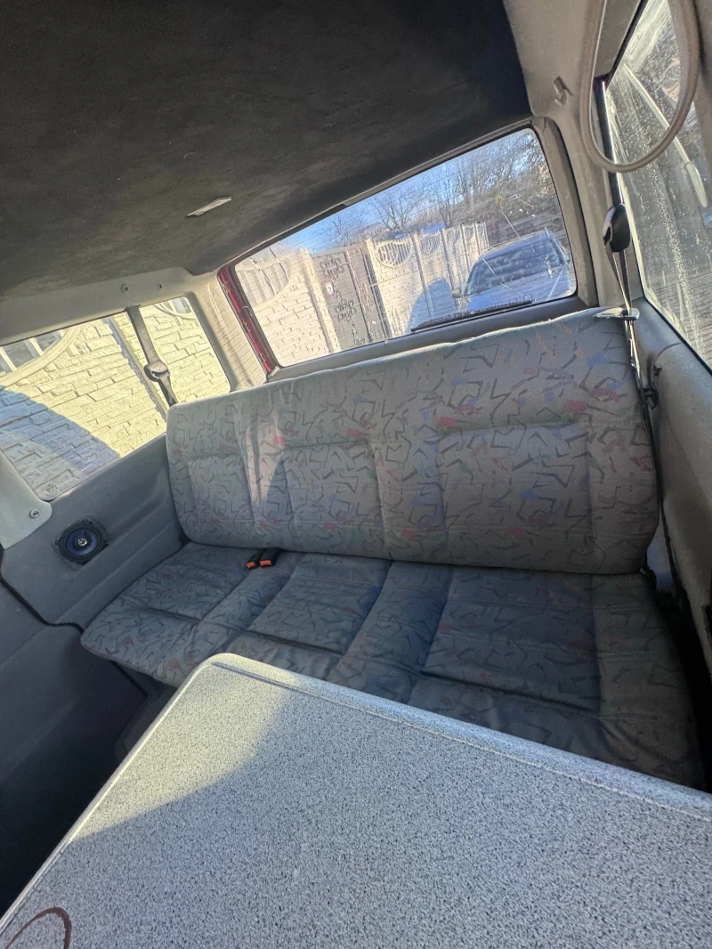 VW Multivan 2.5 TDI 102 к.с, снимка 10 - Бусове и автобуси - 53012603