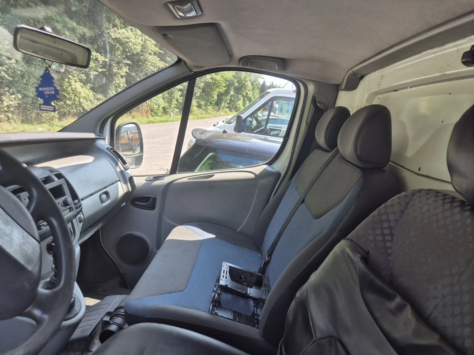 Renault Trafic 2.0DCi Климатик - изображение 6