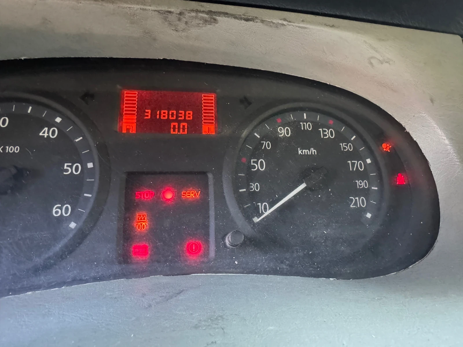 Renault Trafic 2.0DCi Климатик - изображение 8