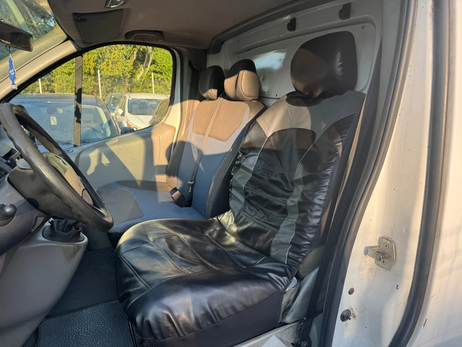 Renault Trafic 2.0DCi Климатик, снимка 10 - Бусове и автобуси - 51694599