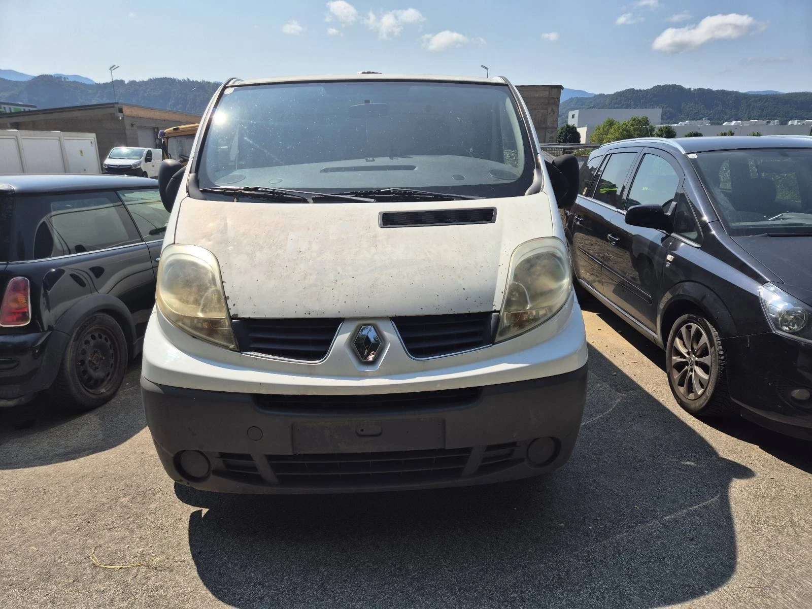 Renault Trafic 2.0DCi Климатик - изображение 2