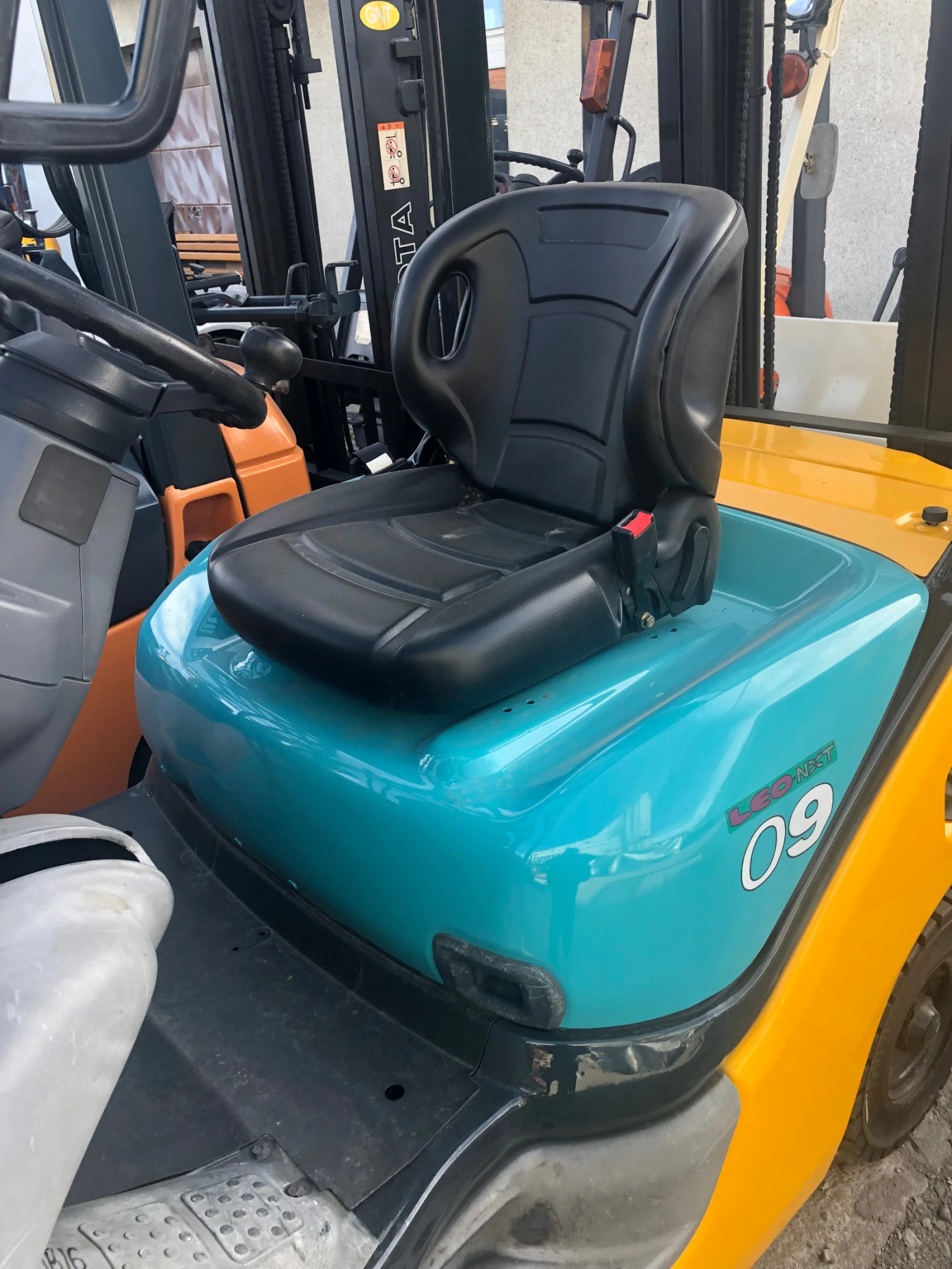  Komatsu  Nissan | Mobile.bg   2