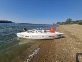 Моторна яхта Stingray Bourider, снимка 5 - Воден транспорт - 53564038