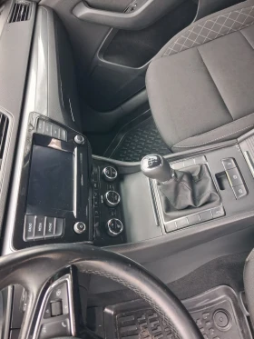 Skoda Superb 2.0 150 к.с. дистроник, 6 скорости, снимка 13