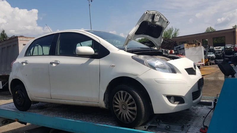 Toyota Yaris 1.4 D4D, снимка 2 - Автомобили и джипове - 38716514