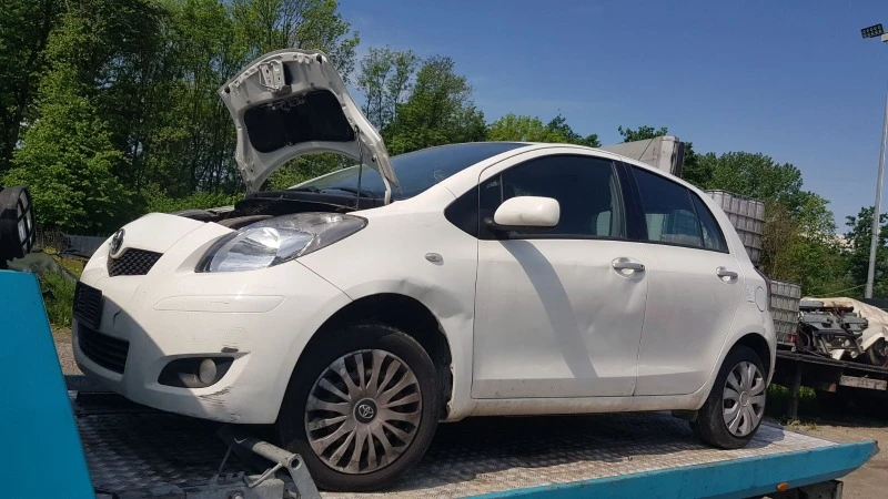 Toyota Yaris 1.4 D4D, снимка 1 - Автомобили и джипове - 38716514