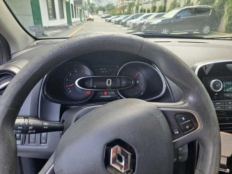 Renault Clio 1.5 DCI, снимка 8 - Автомобили и джипове - 47283027