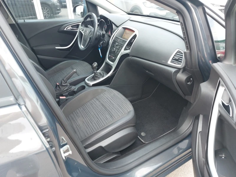 Opel Astra 1.7 CDTI, COSMO, ИТАЛИЯ, снимка 10 - Автомобили и джипове - 46399401