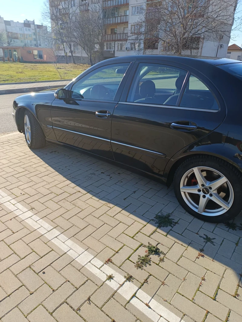 Mercedes-Benz E 240, снимка 4 - Автомобили и джипове - 48084029