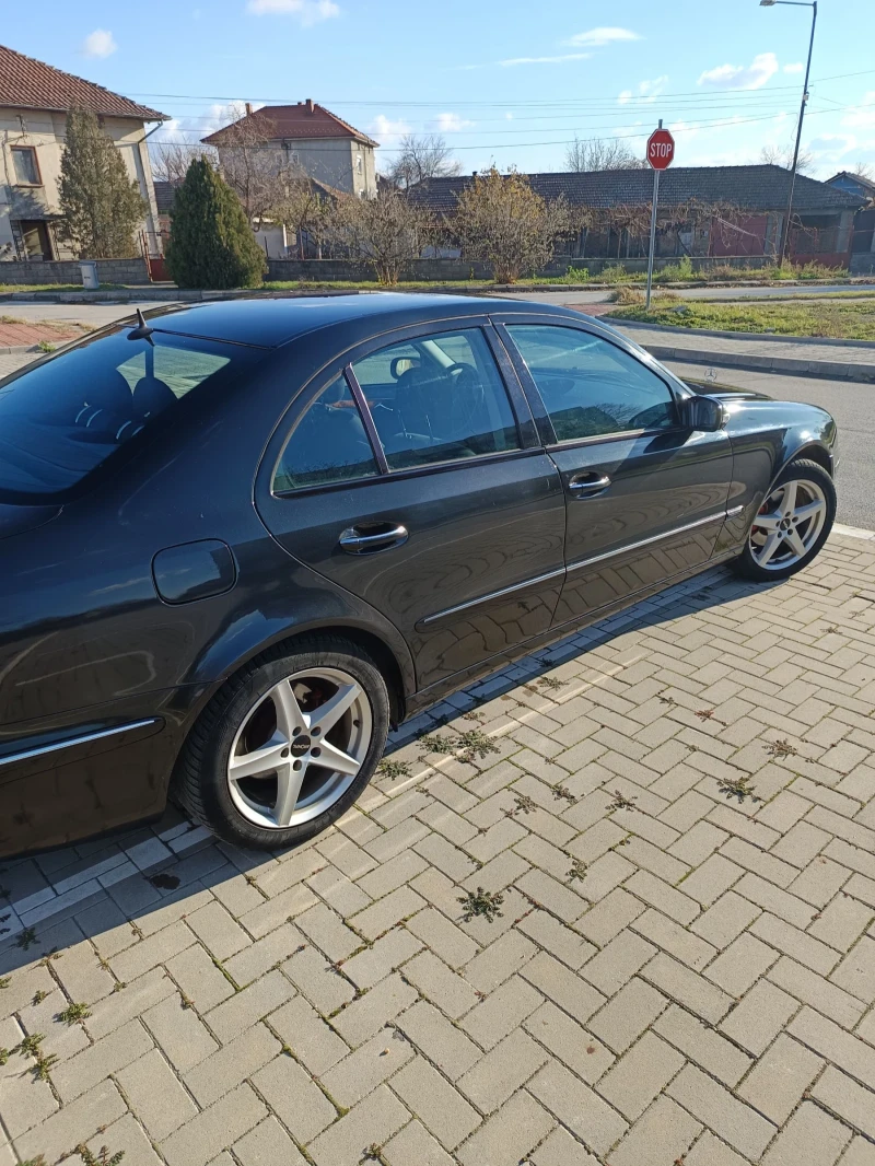 Mercedes-Benz E 240, снимка 2 - Автомобили и джипове - 48084029