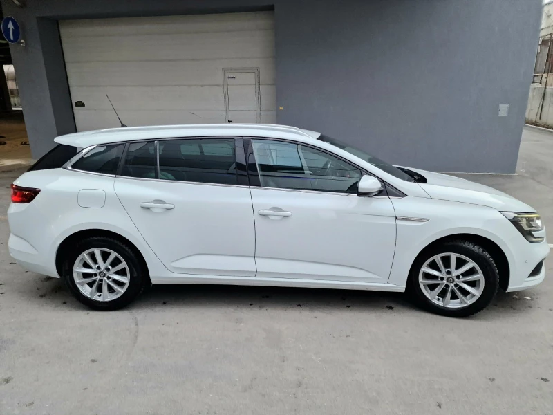 Renault Megane 1.6DCI 130k.c.BOSE голям екран, снимка 2 - Автомобили и джипове - 48897816