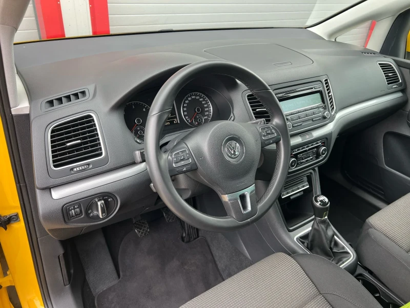 VW Sharan 2.0TDI KLIMATRONIK 6-СКОРОСТИ EVRO 5B ЛИЗИНГ!!!, снимка 4 - Автомобили и джипове - 49302940