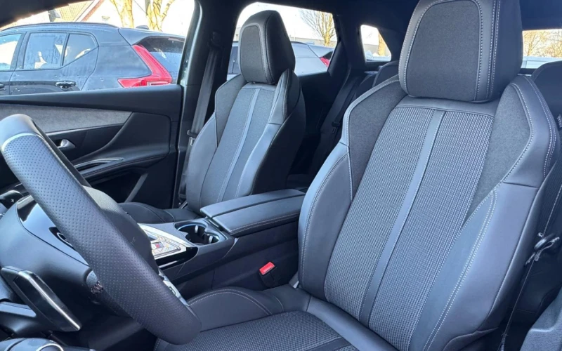 Peugeot 3008 GT/MHEV/136/LED/ACC/CAM/NAVI/333v, снимка 12 - Автомобили и джипове - 50097494