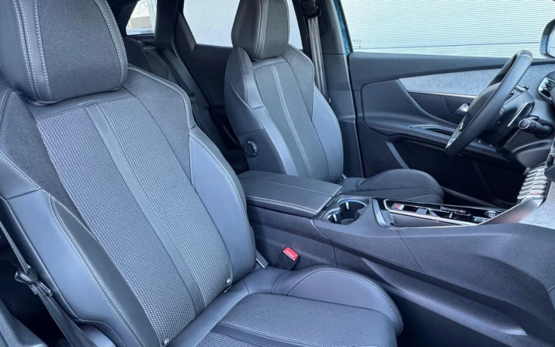 Peugeot 3008 GT/MHEV/136/LED/ACC/CAM/NAVI/333v, снимка 13 - Автомобили и джипове - 50097494