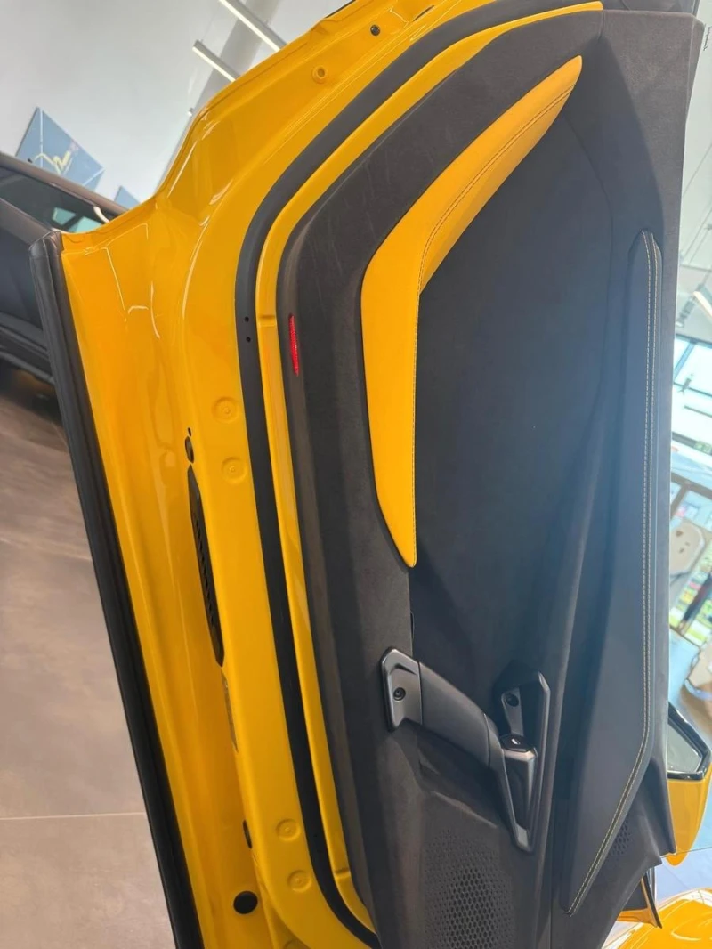 Lamborghini Revuelto 6.5 V12 HPEV/CARBON/CERAMIC/STYLE/360/, снимка 8 - Автомобили и джипове - 51691687