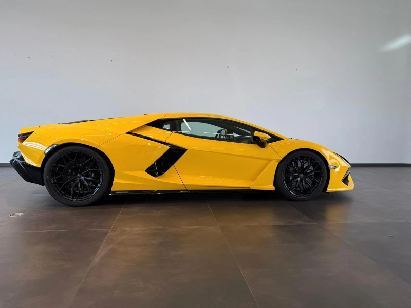 Lamborghini Revuelto 6.5 V12 HPEV/CARBON/CERAMIC/STYLE/360/, снимка 6 - Автомобили и джипове - 51691687