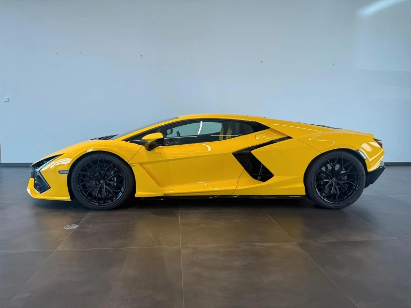 Lamborghini Revuelto 6.5 V12 HPEV/CARBON/CERAMIC/STYLE/360/, снимка 4 - Автомобили и джипове - 51691687