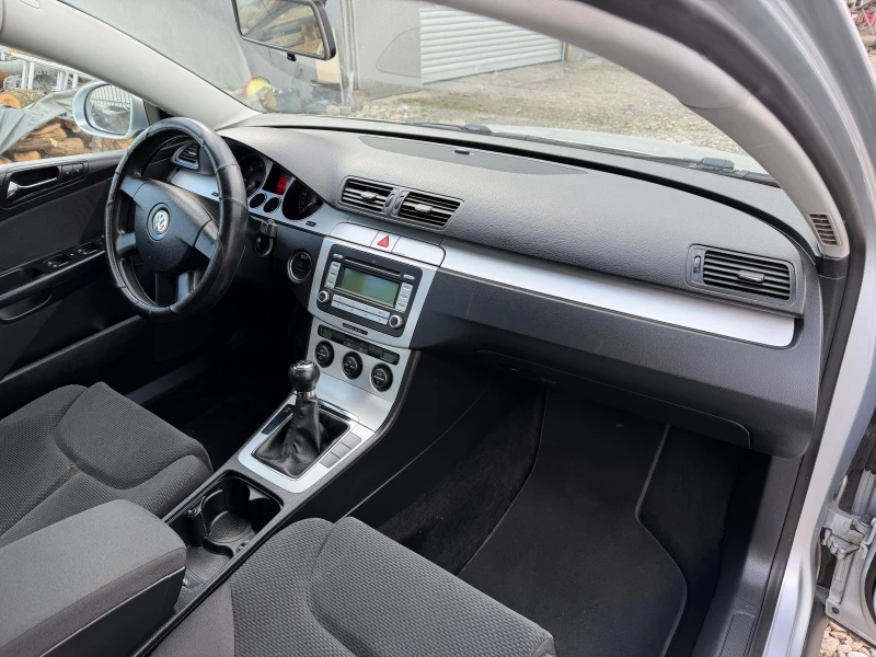VW Passat 1.9 TDI, снимка 13 - Автомобили и джипове - 53095848