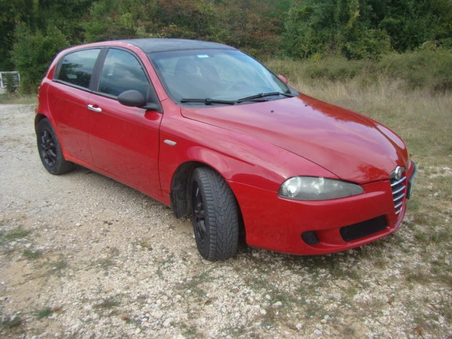 Alfa Romeo 147, снимка 1 - Автомобили и джипове - 47473626