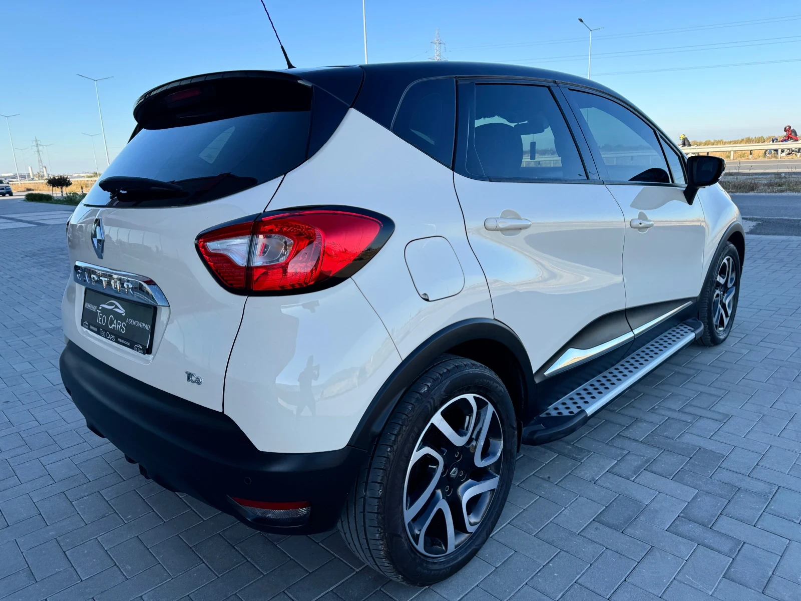 Renault Captur 0.9 INTENSE / KEYLESS / NAVI / PARKTRONIC / LED - изображение 7