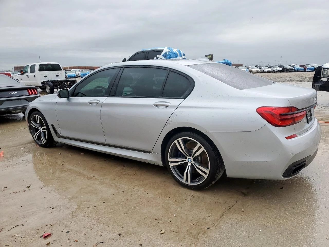 BMW 750 I* АВТО КРЕДИТ - изображение 4