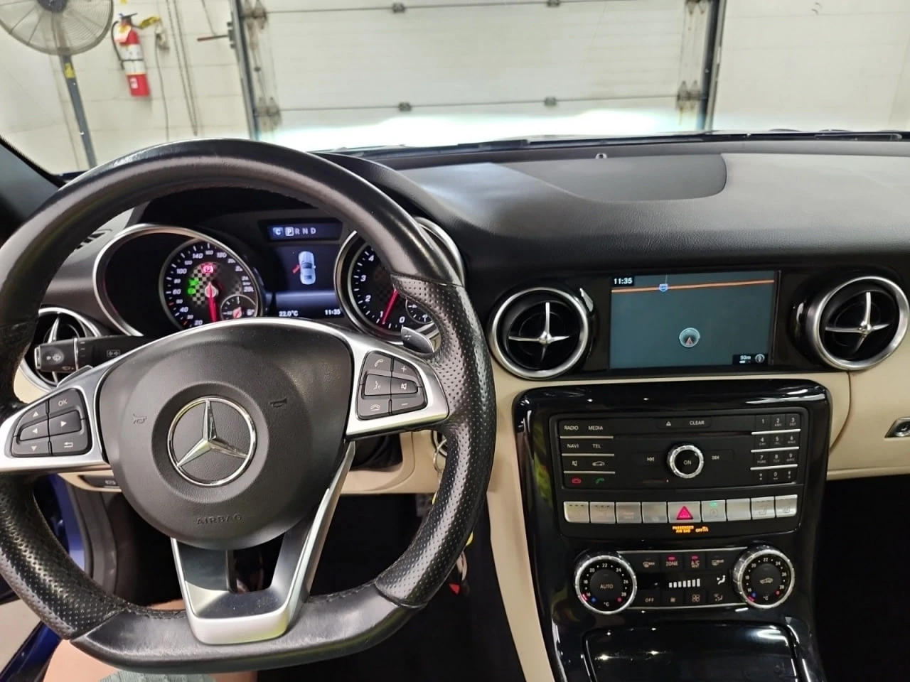 Mercedes-Benz SLC * CARFAX * АВТО КРЕДИТ * ЦЕНА ДО БГ! - изображение 9