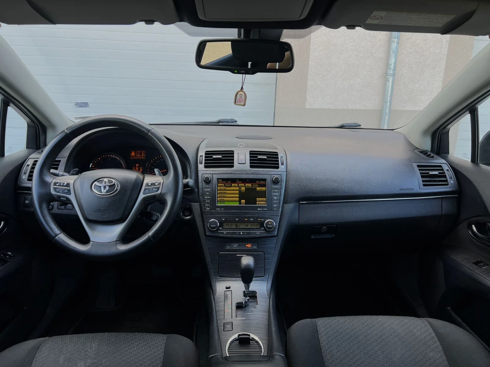 Toyota Avensis 2.2 D-CAT AUTOMATIC KEYLESS NAVI CAMERA - изображение 8