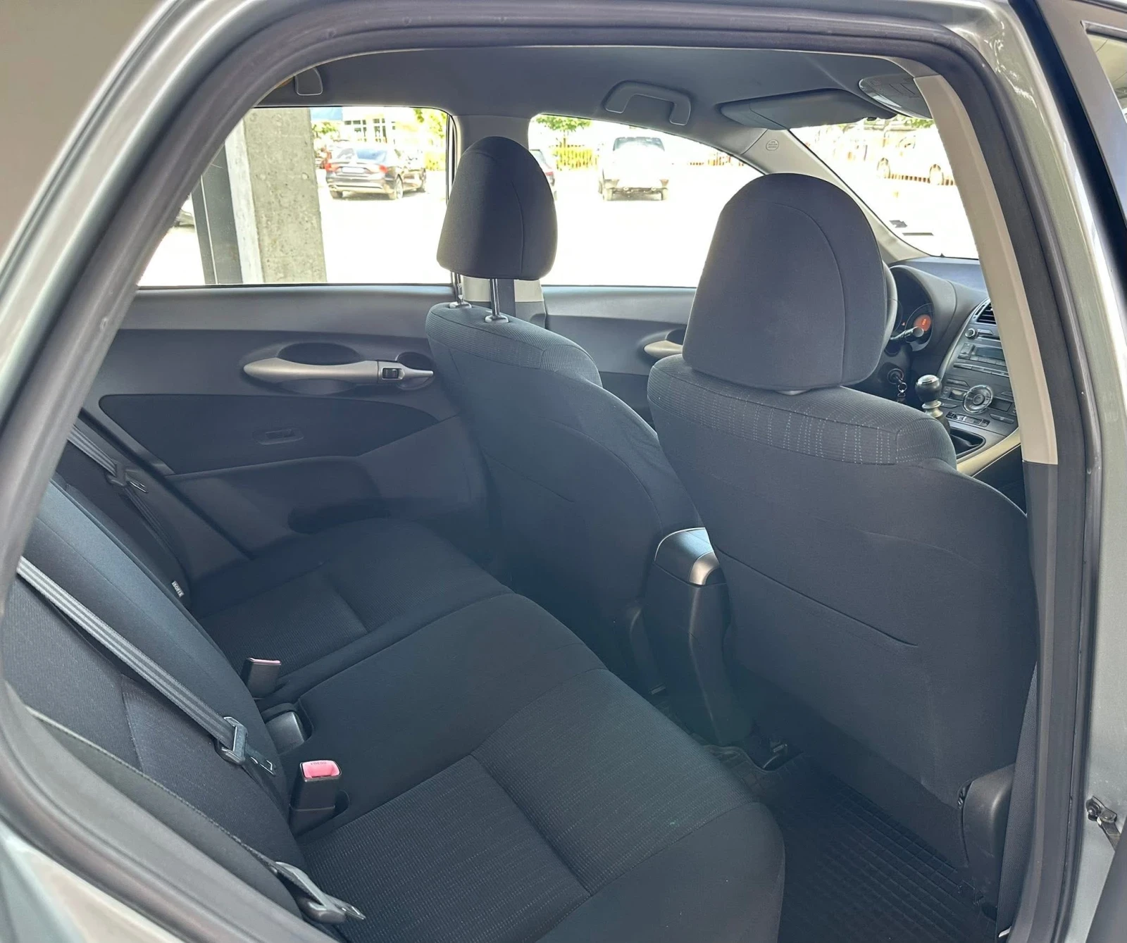 Toyota Auris 2.0D4D - изображение 8