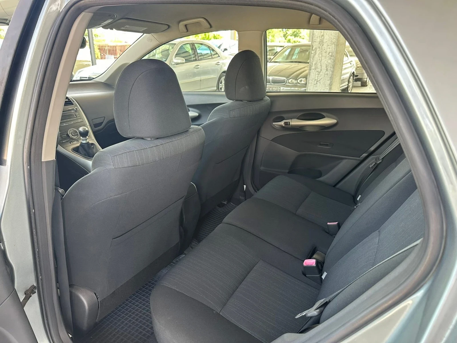 Toyota Auris 2.0D4D - изображение 7