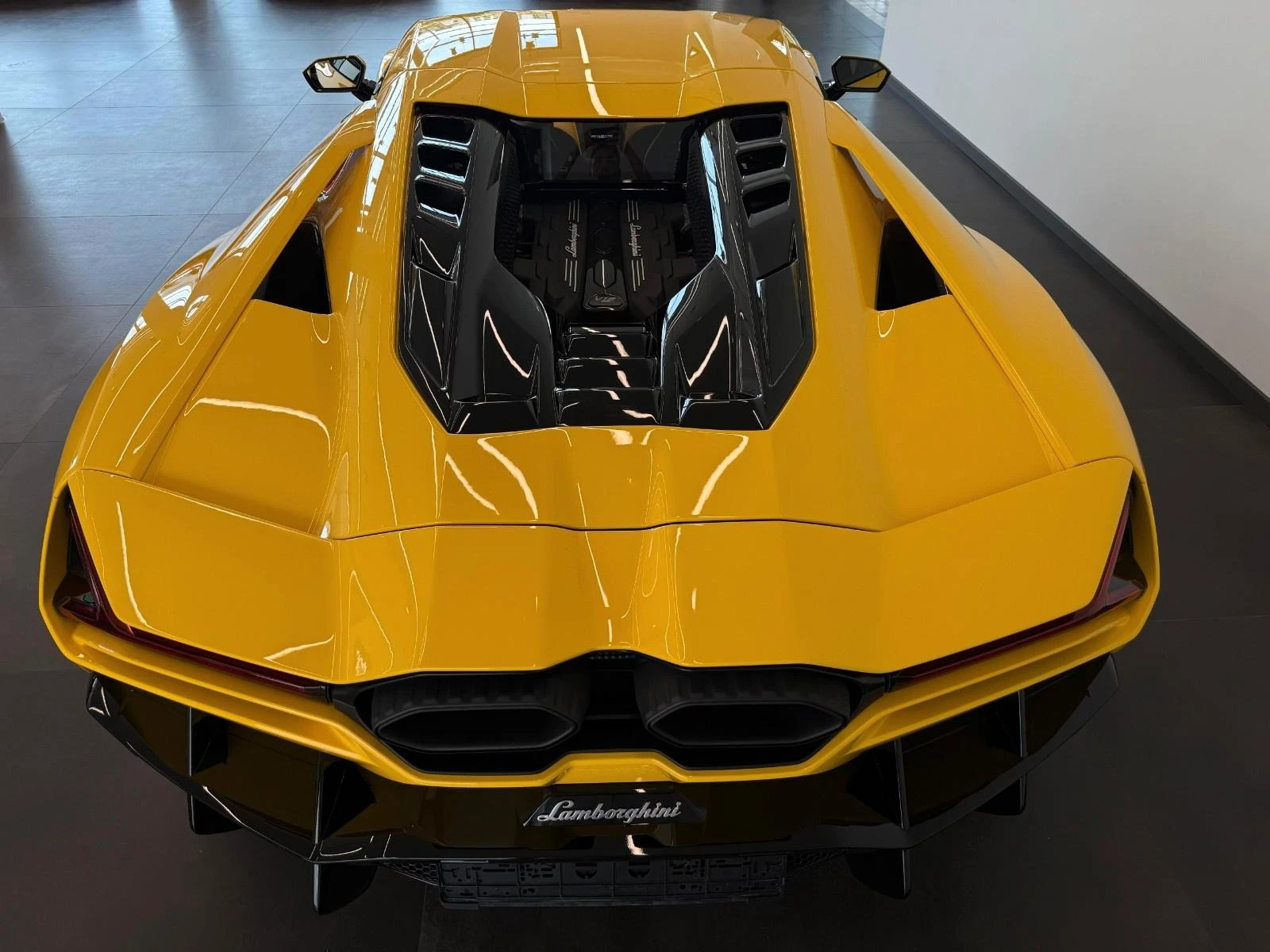 Lamborghini Revuelto 6.5 V12 HPEV/CARBON/CERAMIC/STYLE/360/ - изображение 5