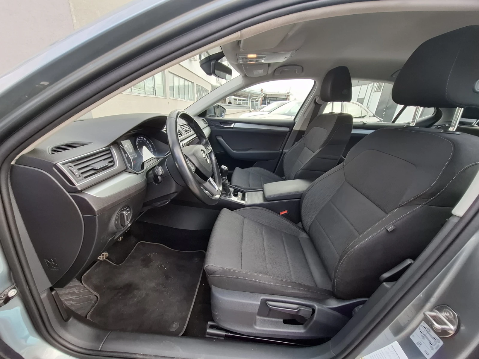 Skoda Superb 2.0TDI 150 к.с. 4X4 - изображение 7