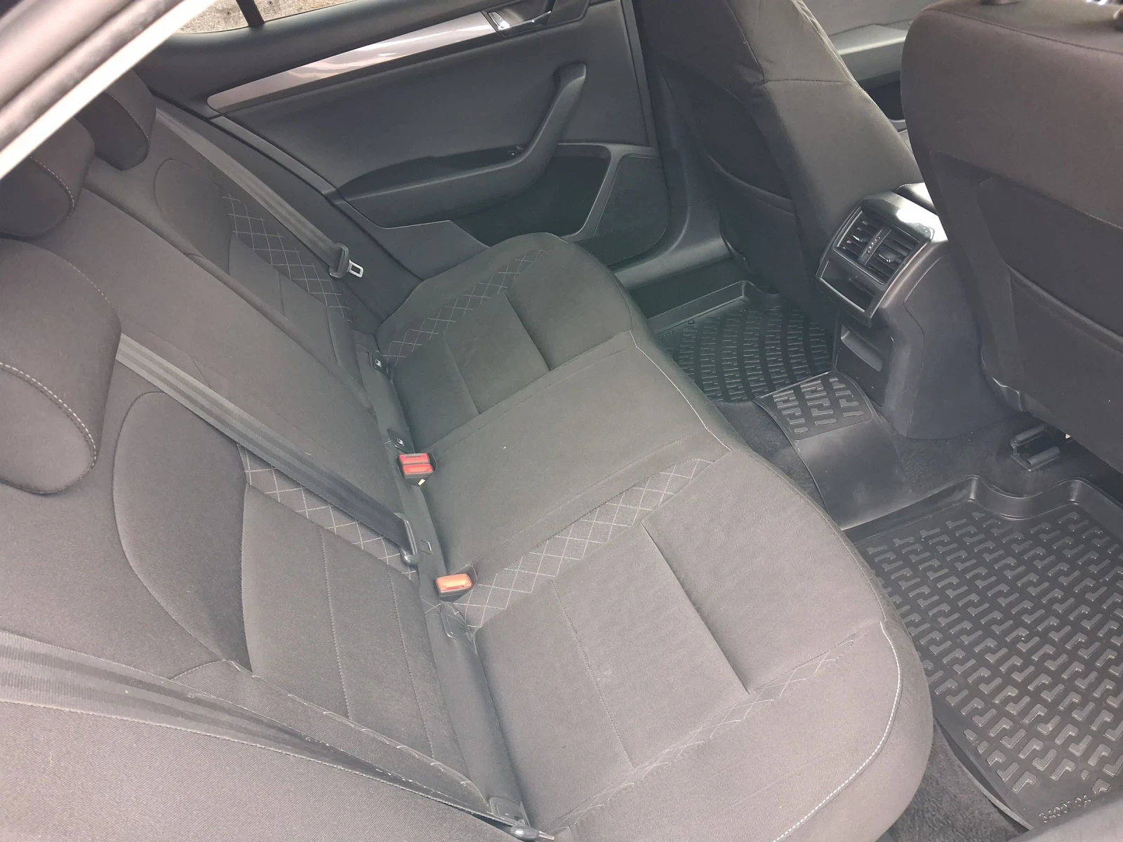 Skoda Superb 2.0 150 �.�. ���������, 6 �������� | Mobile.bg � ����������� 17