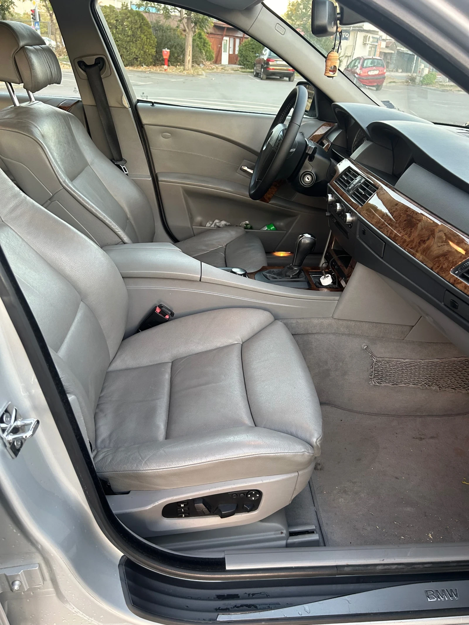 BMW 530 M Пакет Бензин/Газ Топ , снимка 8 - Автомобили и джипове - 53631954