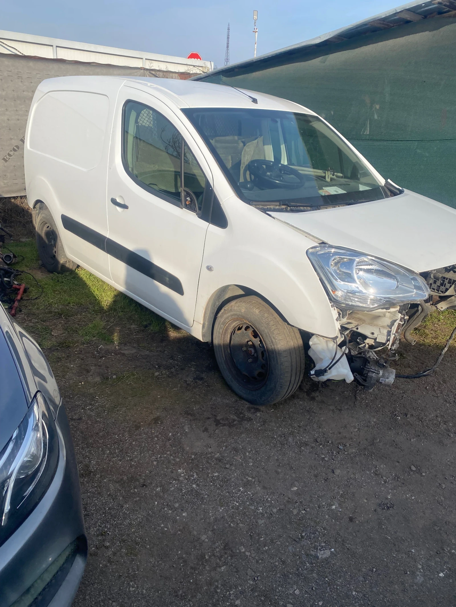 Peugeot Partner, снимка 3 - Автомобили и джипове - 53757150