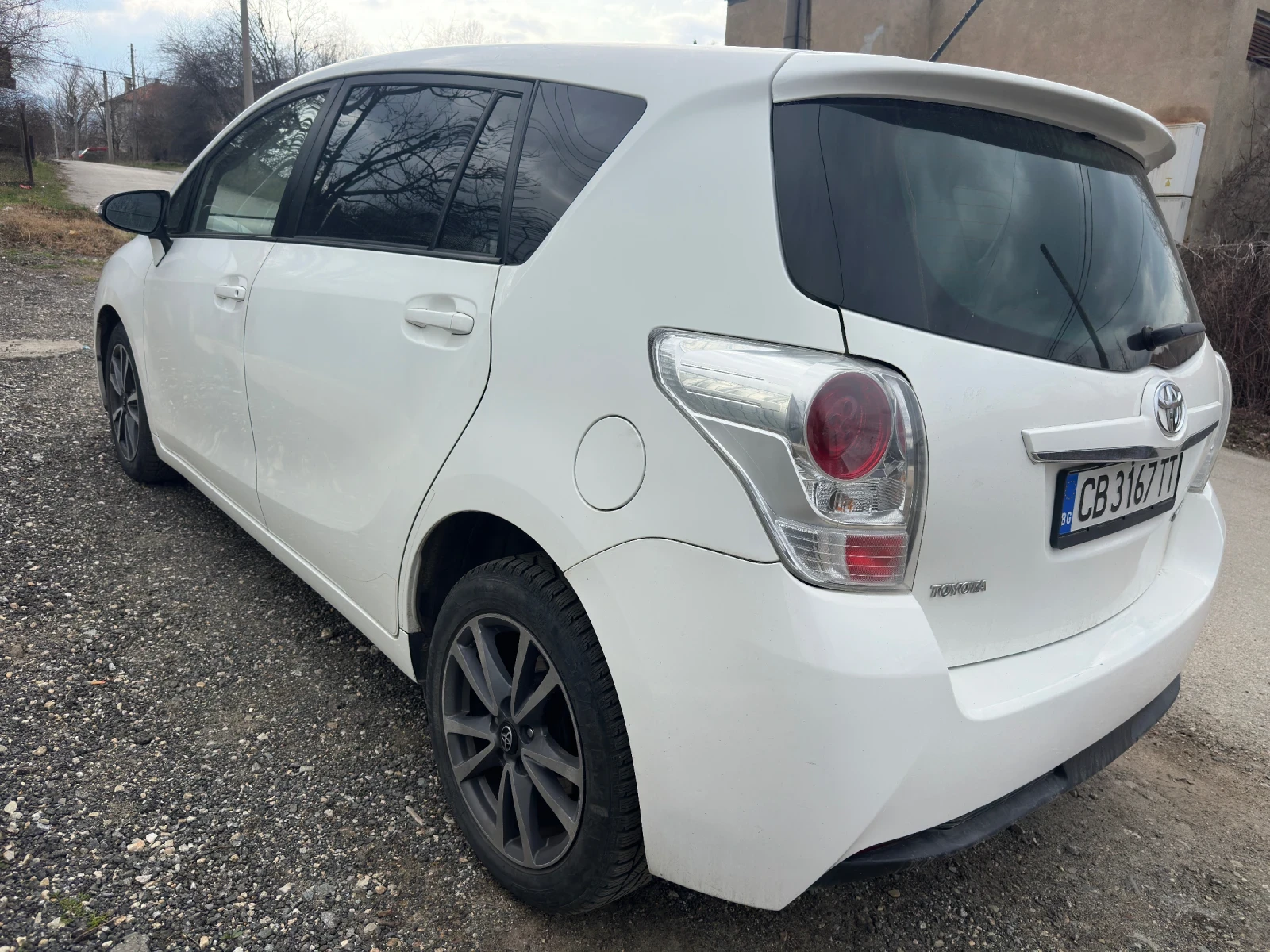 Toyota Verso 1.6 d4d 112кс, снимка 4 - Автомобили и джипове - 53929385