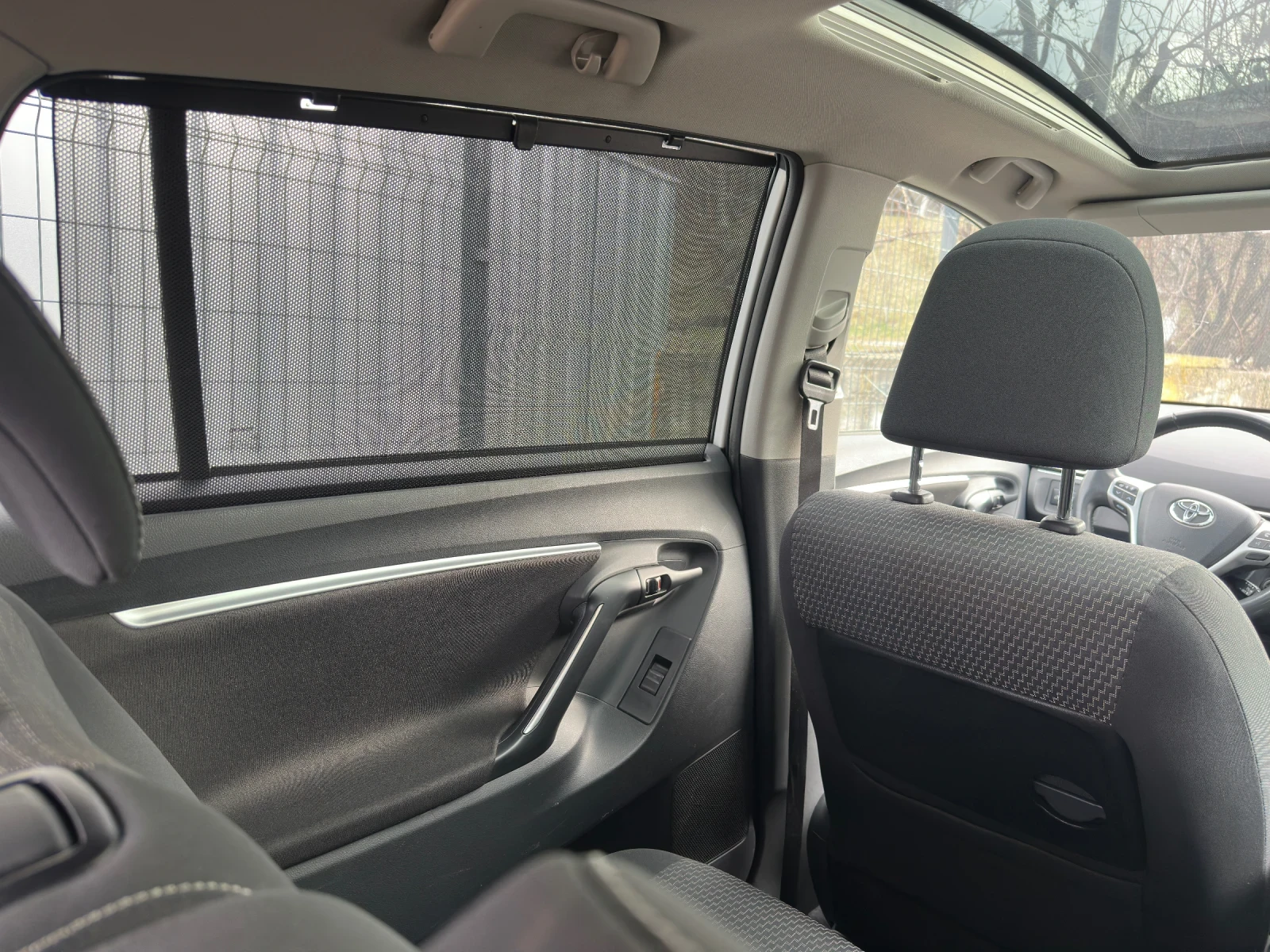 Toyota Verso 1.6 d4d 112кс, снимка 9 - Автомобили и джипове - 53929385