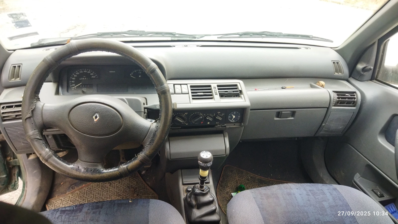 Renault Clio 1.2, снимка 11 - Автомобили и джипове - 54010075