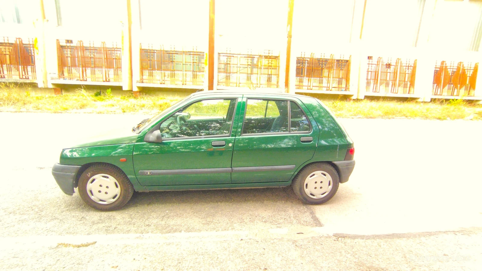 Renault Clio 1.2, снимка 2 - Автомобили и джипове - 54010075