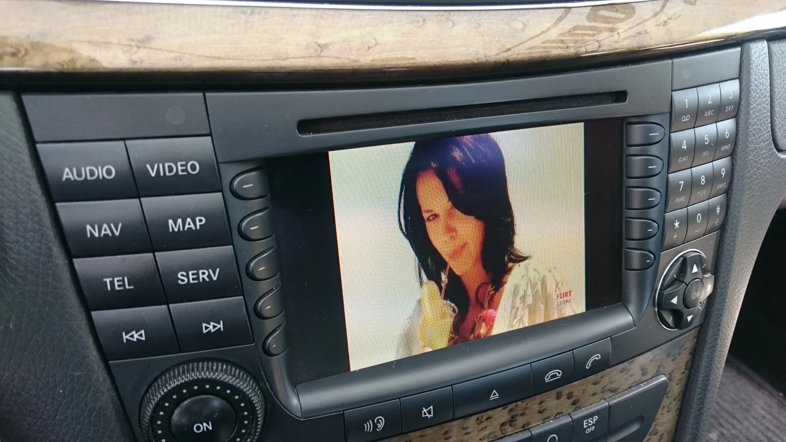 Mercedes-Benz E 280  Avantgarde, снимка 6 - Автомобили и джипове - 54351306