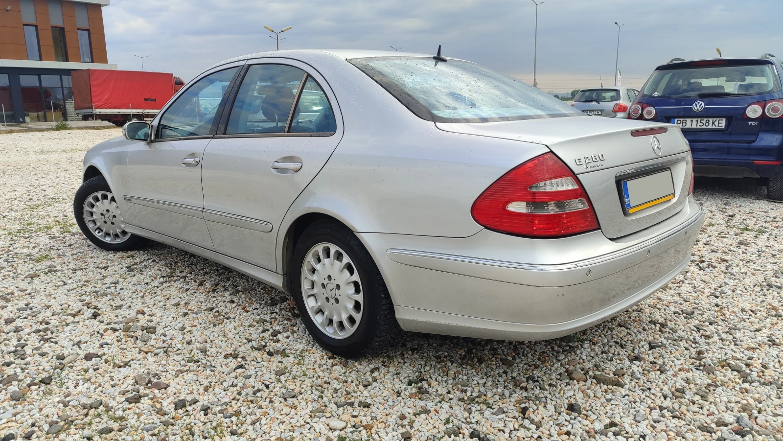 Mercedes-Benz E 280  Avantgarde, снимка 4 - Автомобили и джипове - 54351306